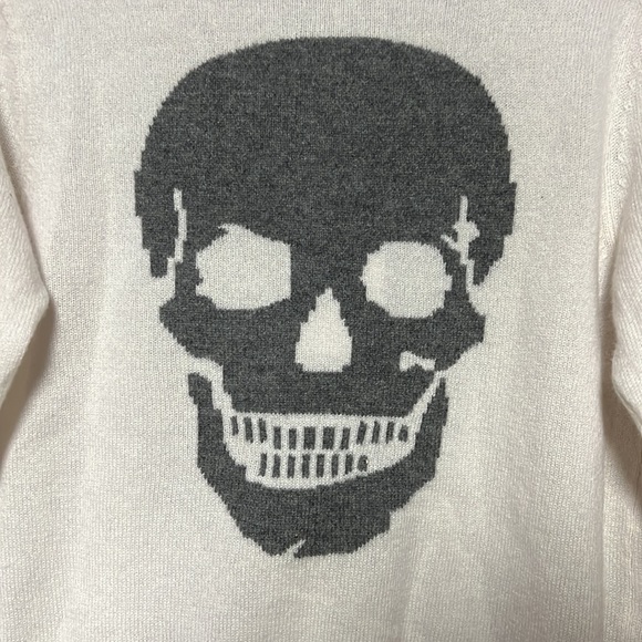 ⭐️ SKULL CASHMERE Madison Skull Print Cashmere Sweater - Picture 5 of 7